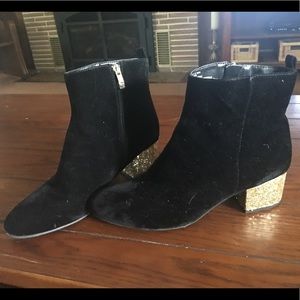 Liz Claiborne Black Velvet Gold Heel